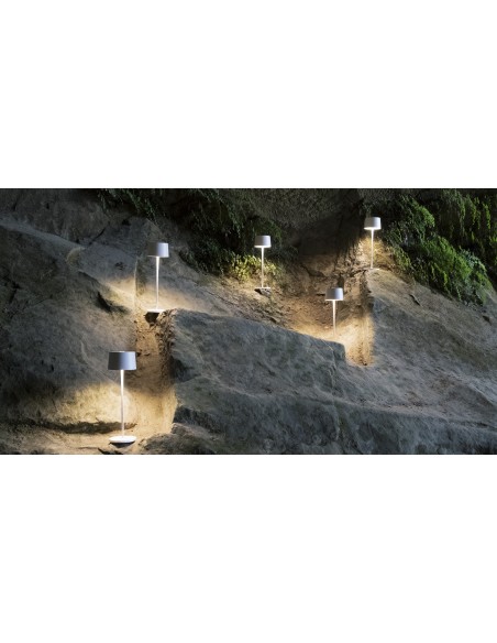 Zafferano Olivia lampada senza fili a led finitura foglia rame