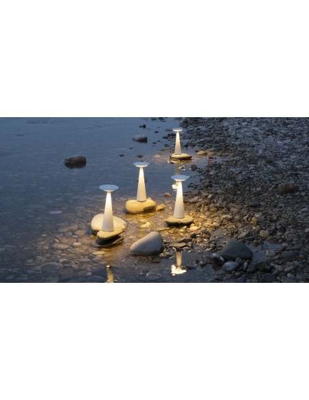Ai Lati Light Dama Pro lampada da tavolo moderna con USB finitura nera