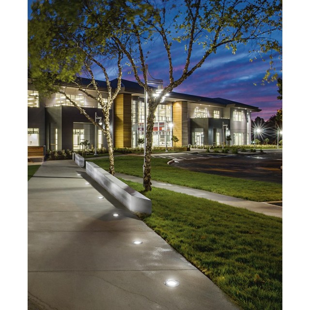 Luminaire Gea GES220C encastré au sol, résistant au piétinement, pour l'extérieur
